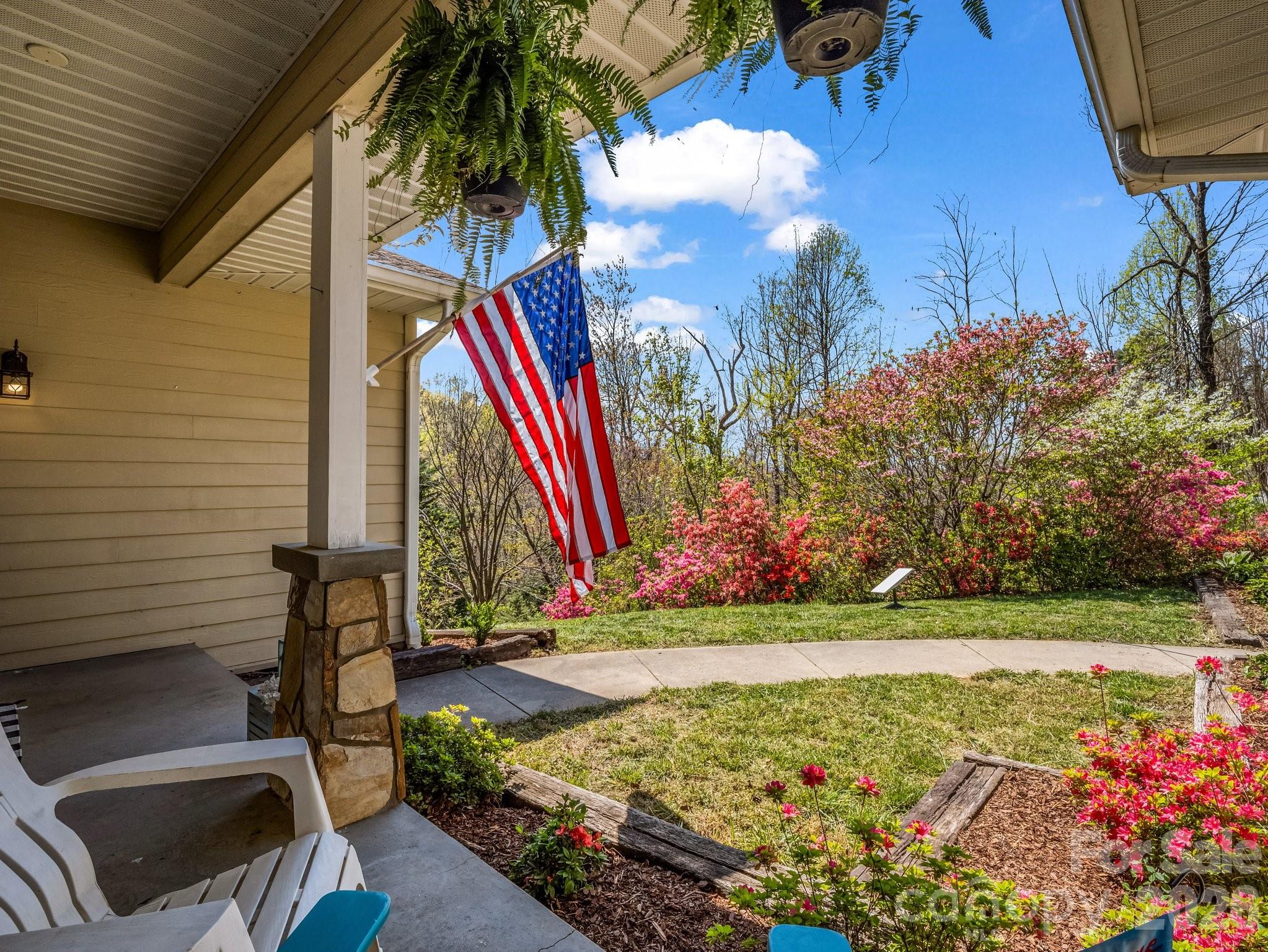 1424 Wolfpen Road — Old Fort
