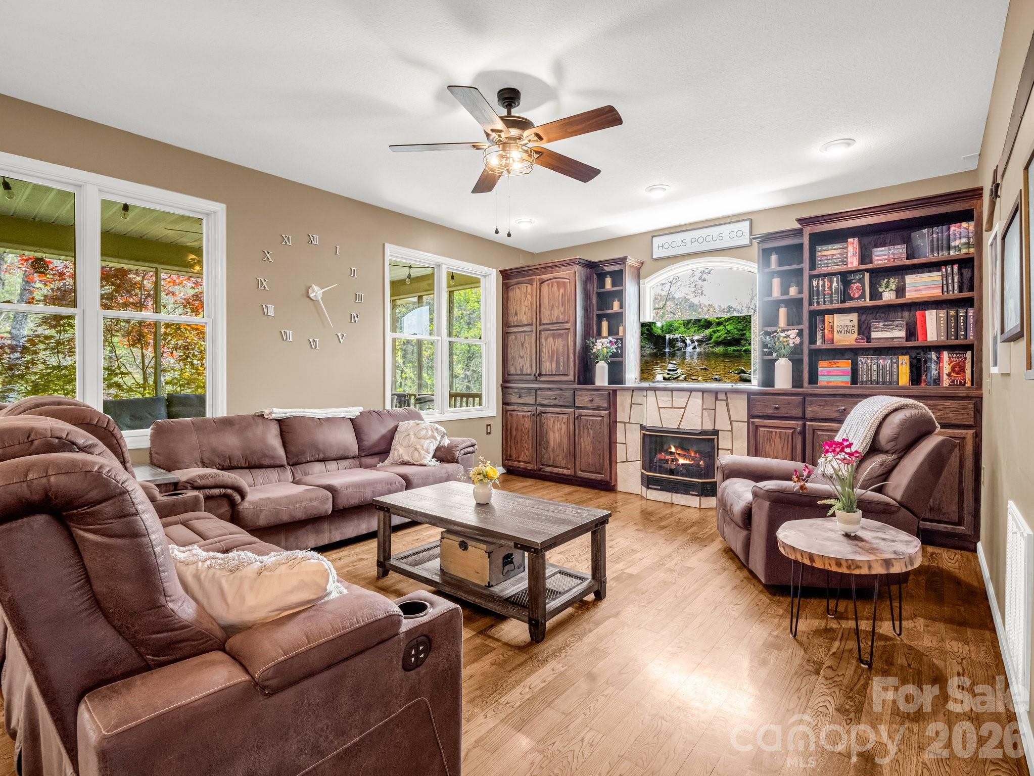 1424 Wolfpen Road — Old Fort