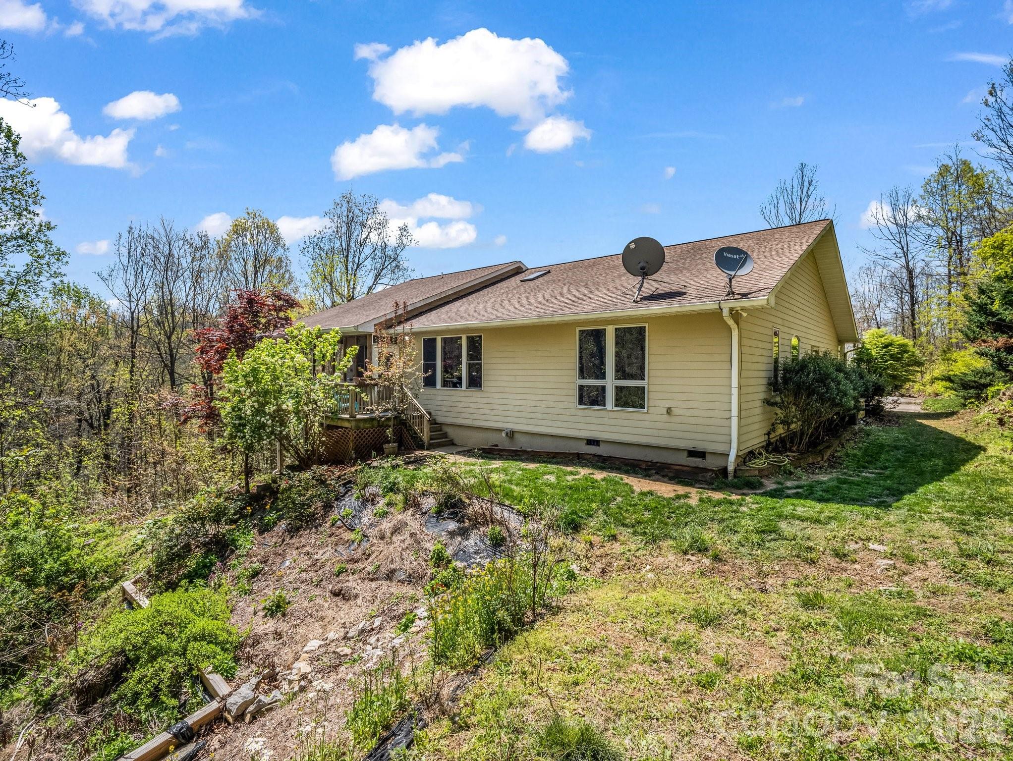 1424 Wolfpen Road — Old Fort
