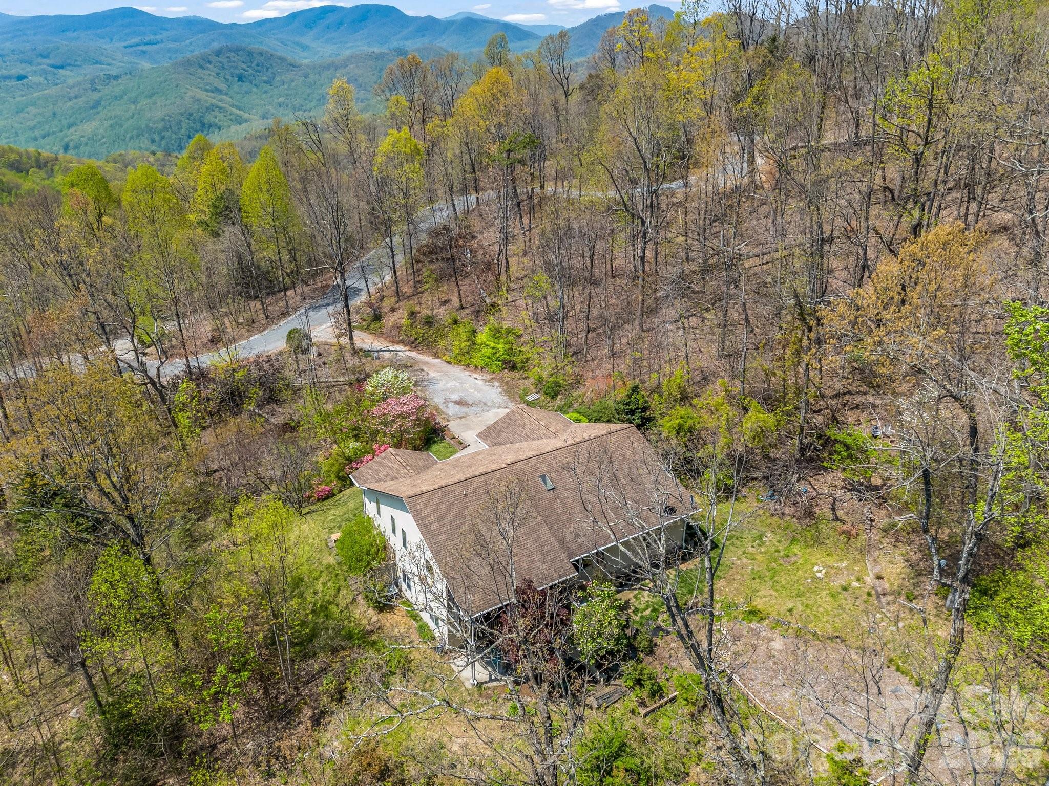 1424 Wolfpen Road — Old Fort