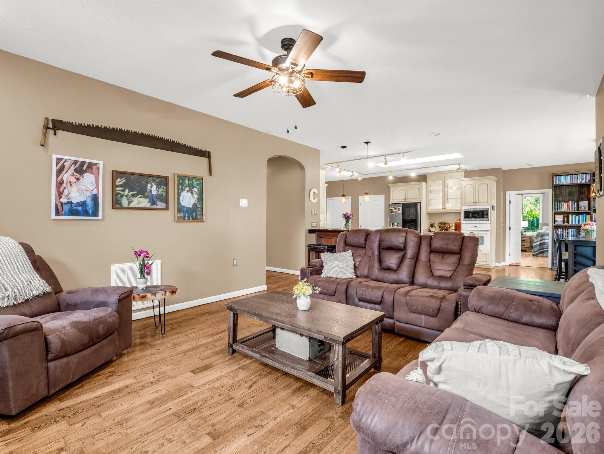 1424 Wolfpen Road — Old Fort