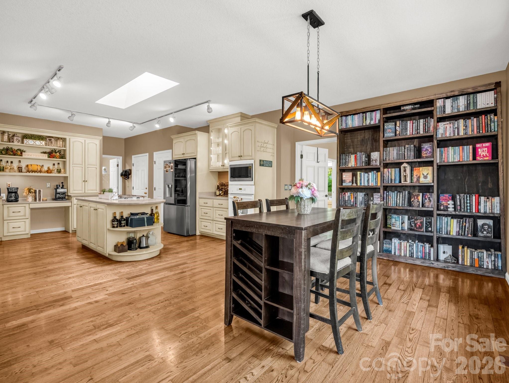 1424 Wolfpen Road — Old Fort