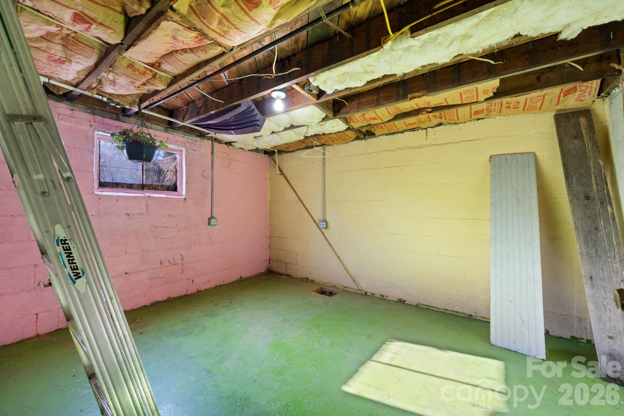 3358 Falling Creek Road — Hickory