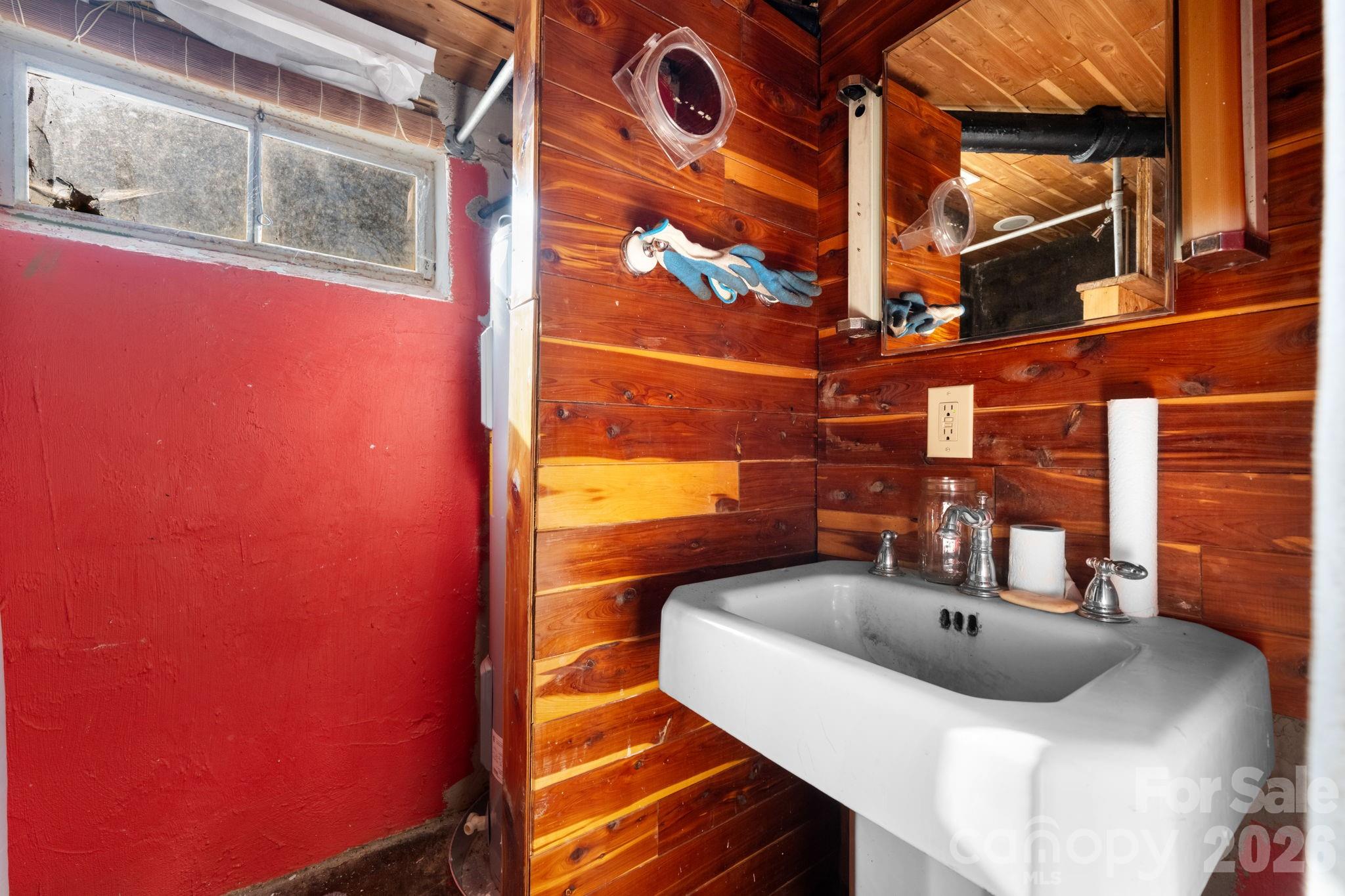 3358 Falling Creek Road — Hickory