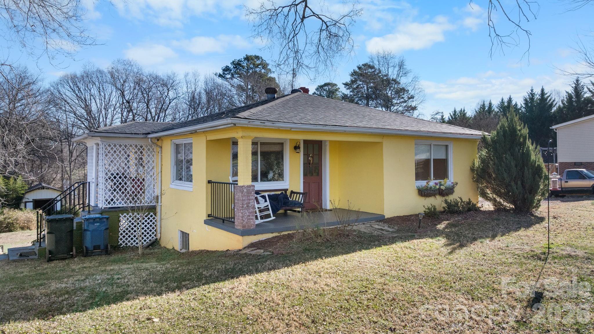 3358 Falling Creek Road — Hickory