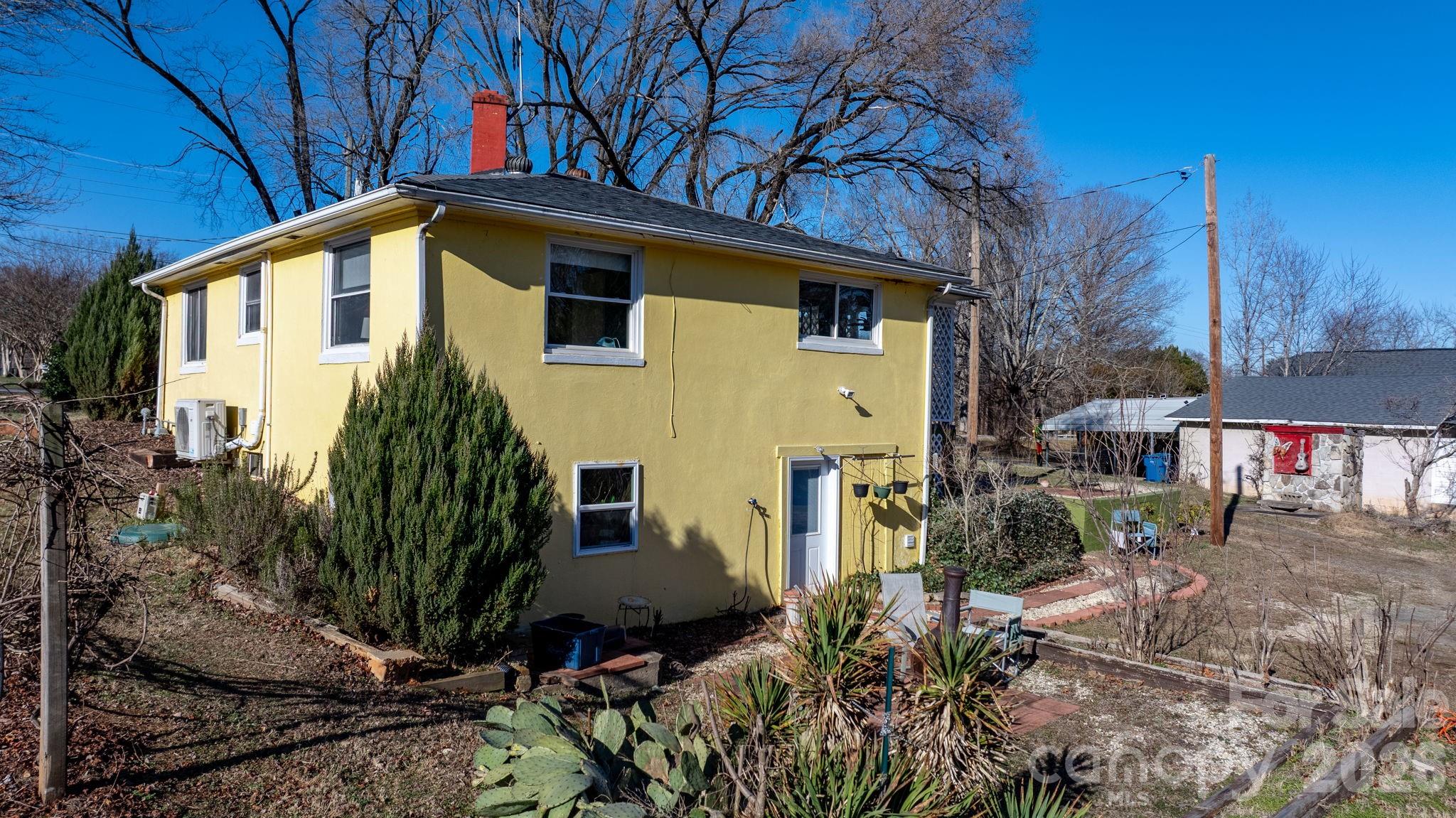 3358 Falling Creek Road — Hickory