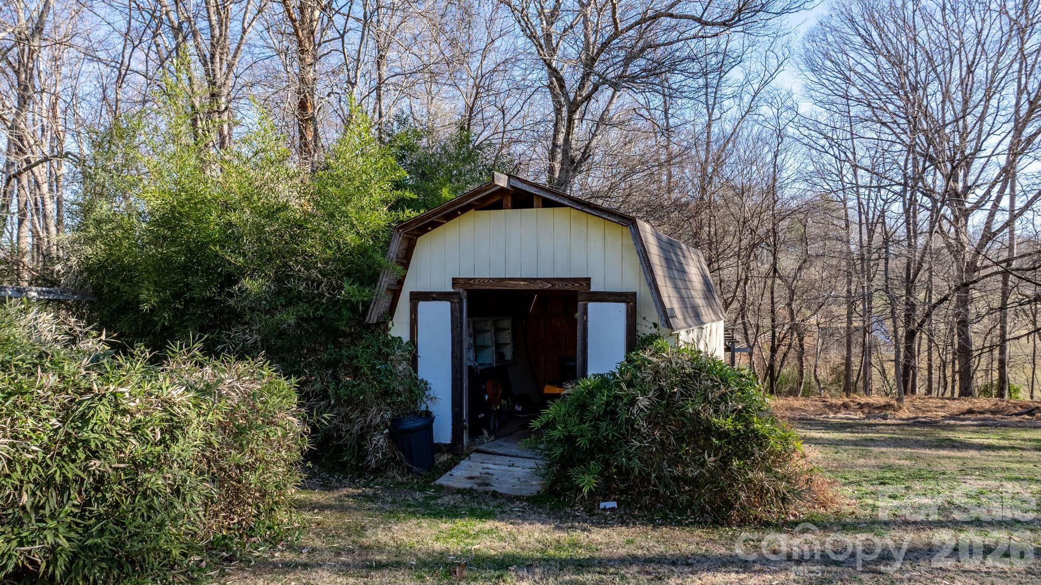 3358 Falling Creek Road — Hickory