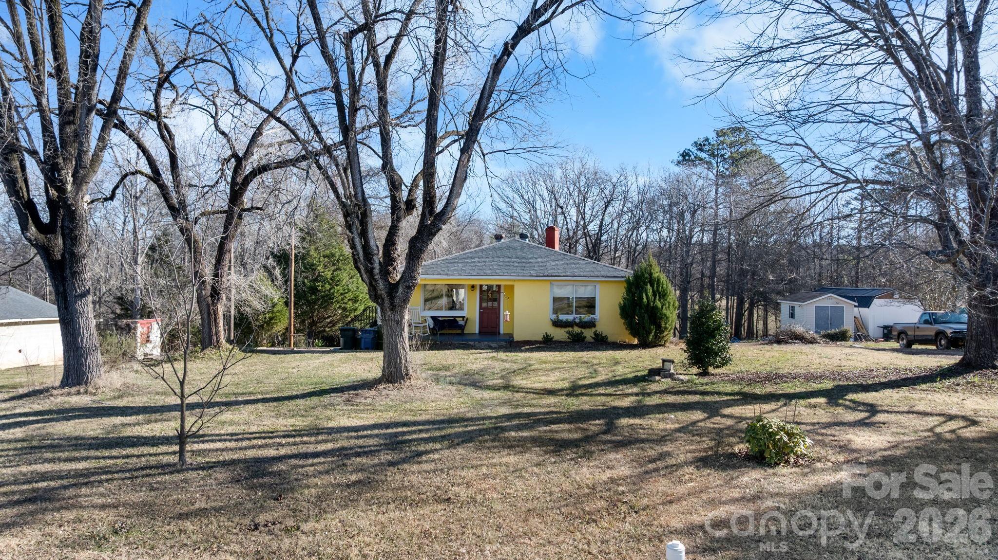 3358 Falling Creek Road — Hickory