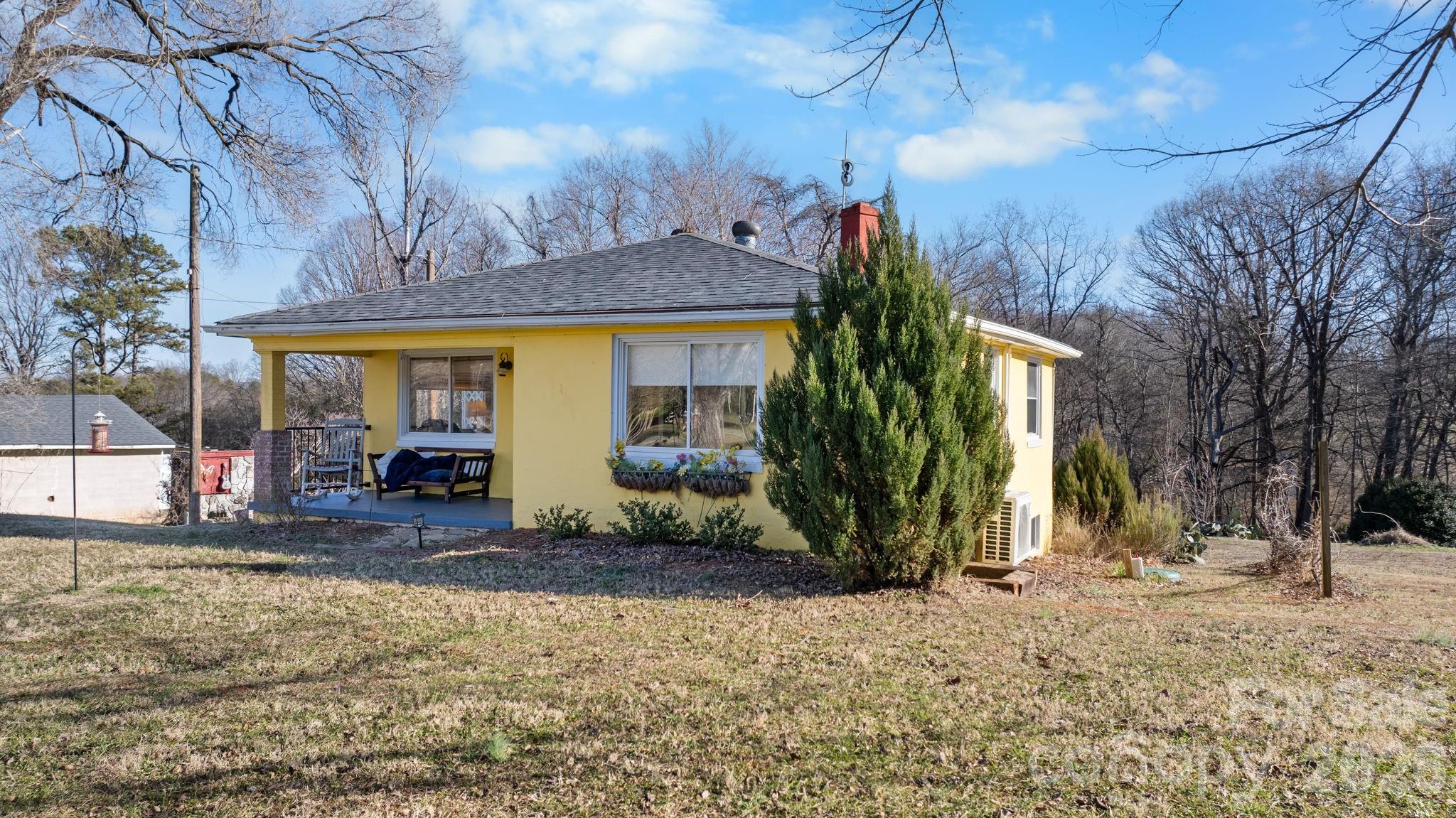 3358 Falling Creek Road — Hickory