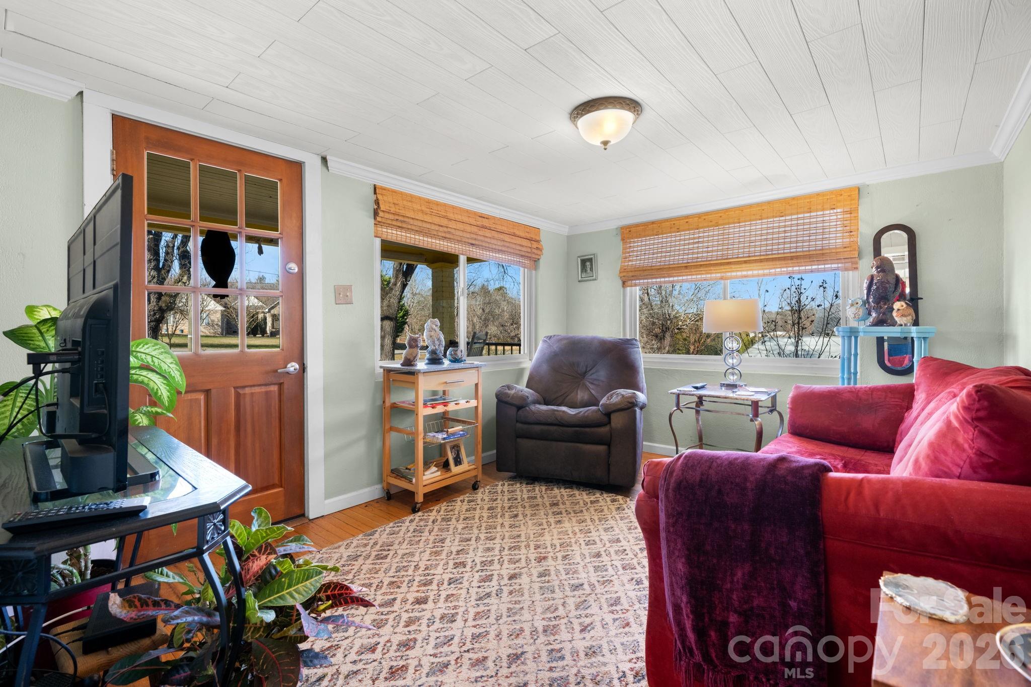 3358 Falling Creek Road — Hickory