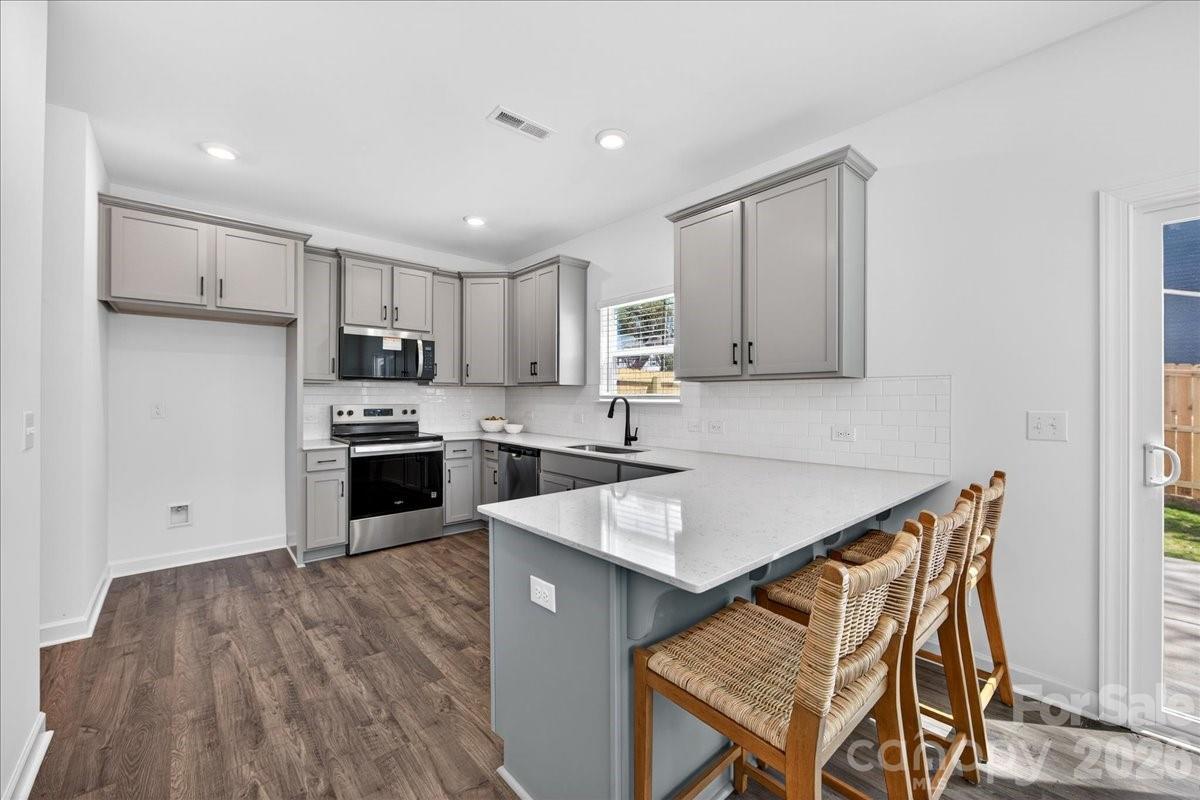 2028 Mandarin Boulevard — Charlotte
