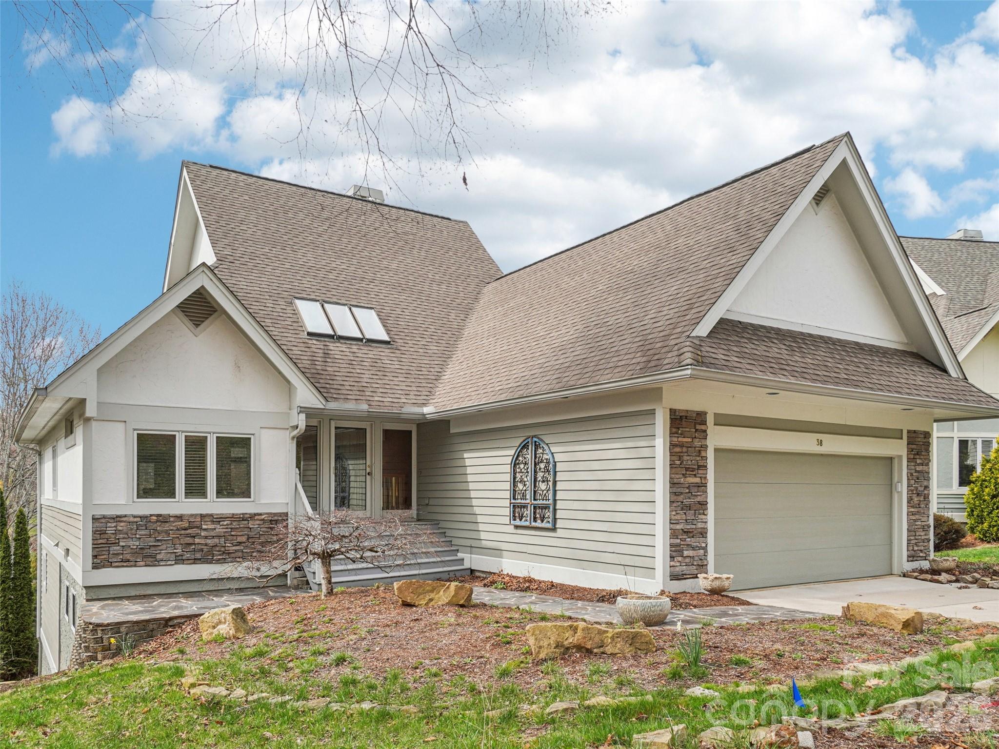 38 Highland Pointe Drive — Weaverville