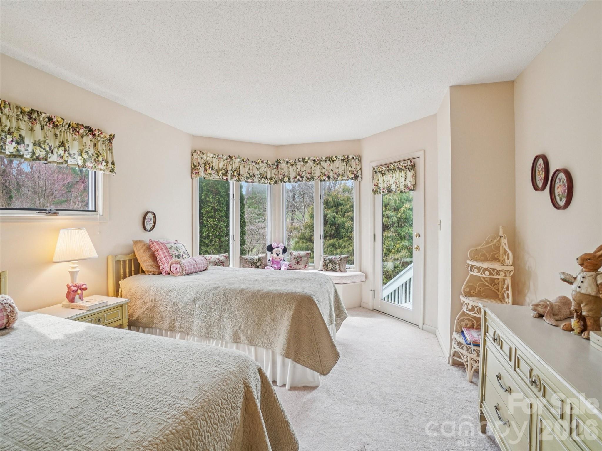 38 Highland Pointe Drive — Weaverville