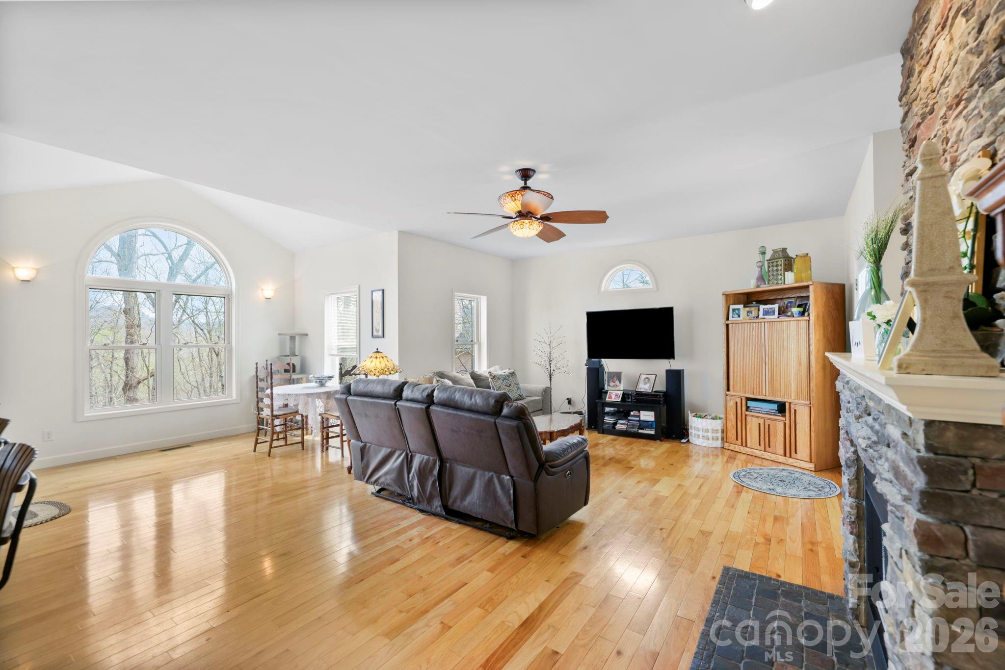 11 Starlight Drive — Black Mountain