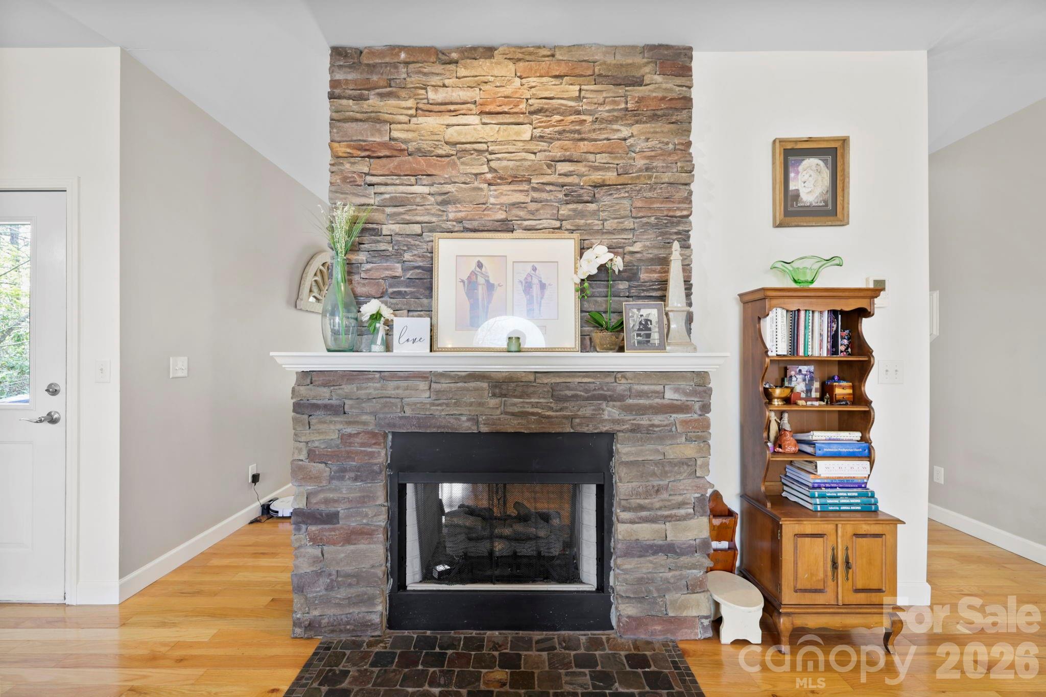 11 Starlight Drive — Black Mountain