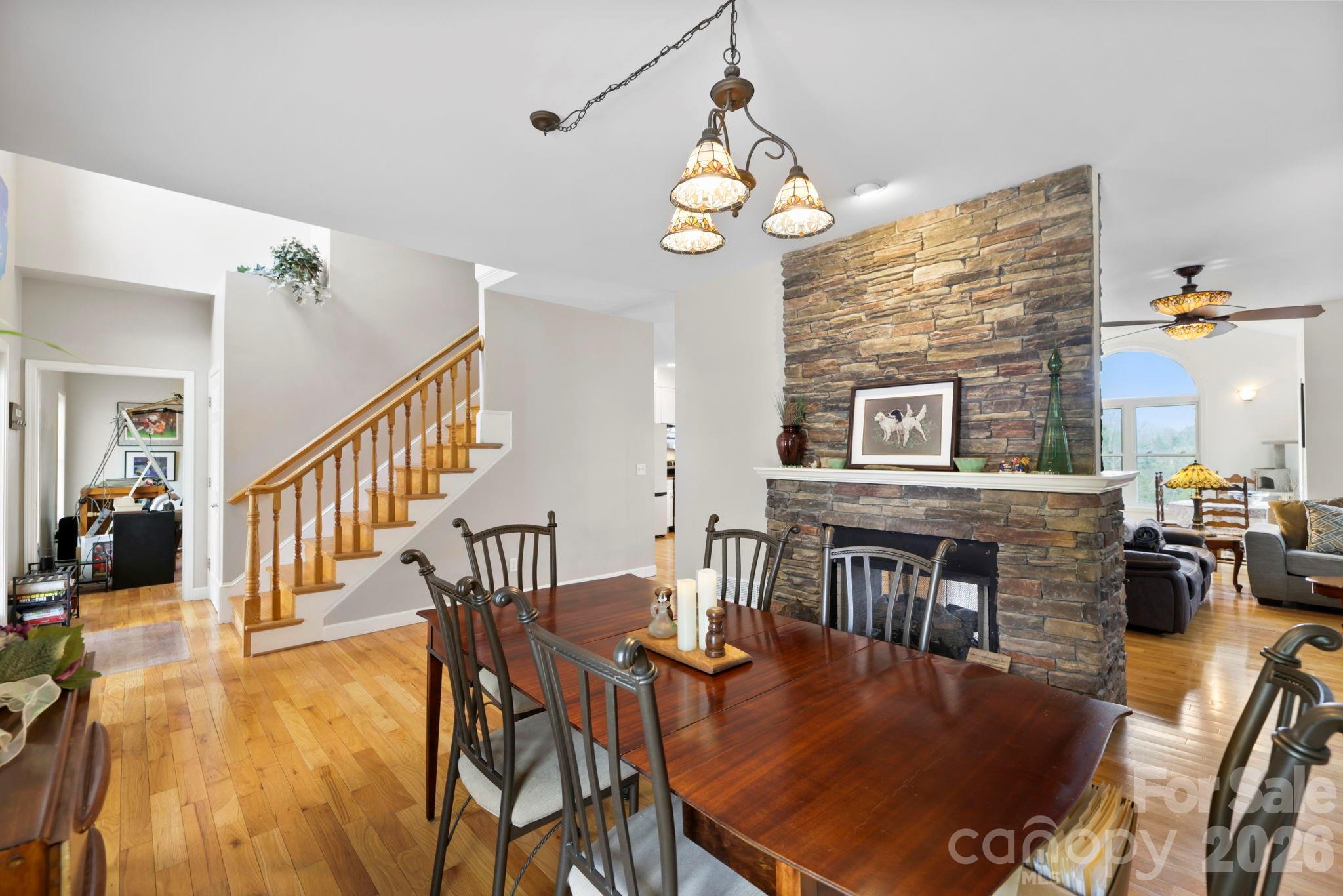 11 Starlight Drive — Black Mountain
