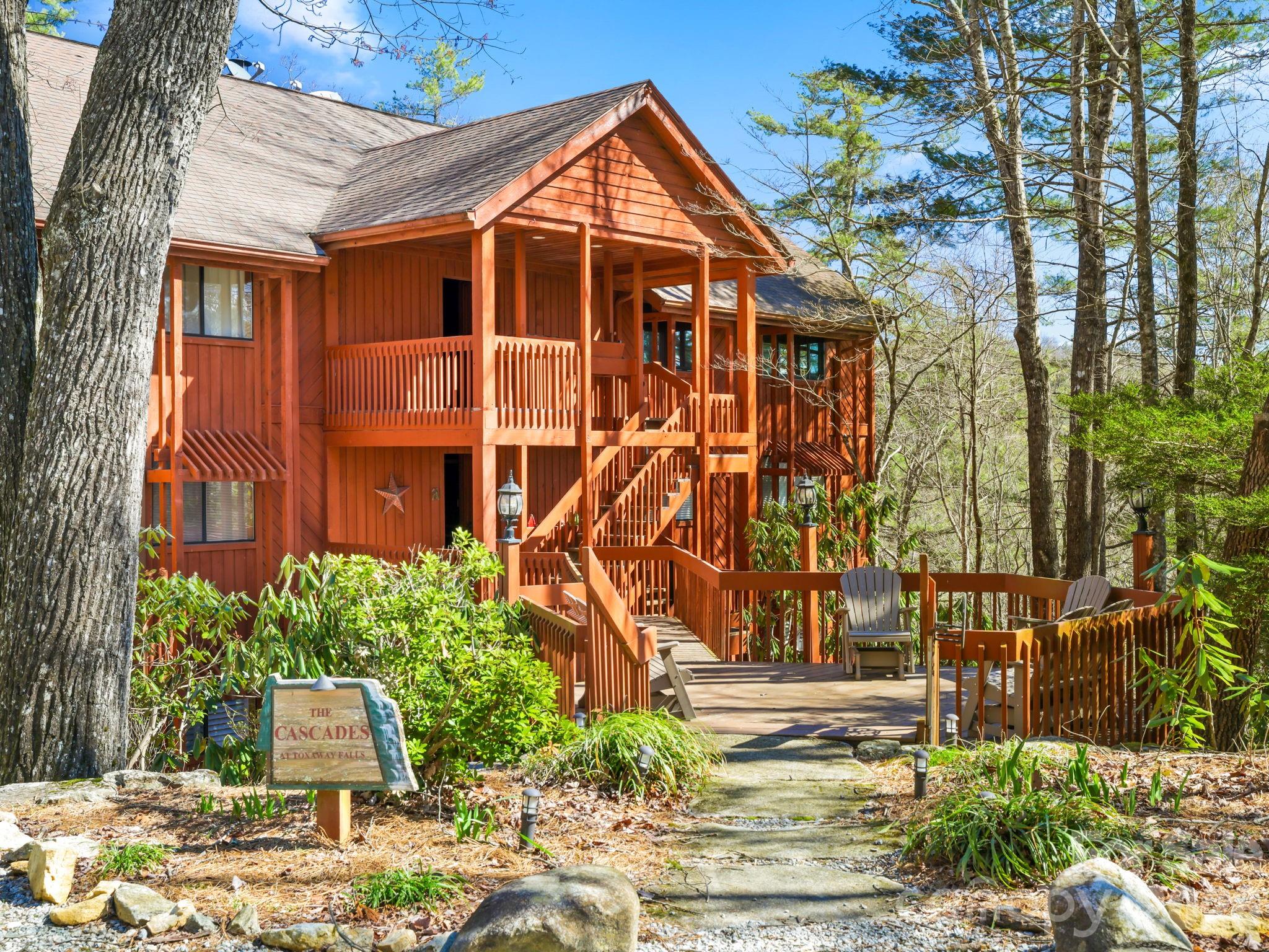 221 Toxaway Falls Drive #1 — Lake Toxaway