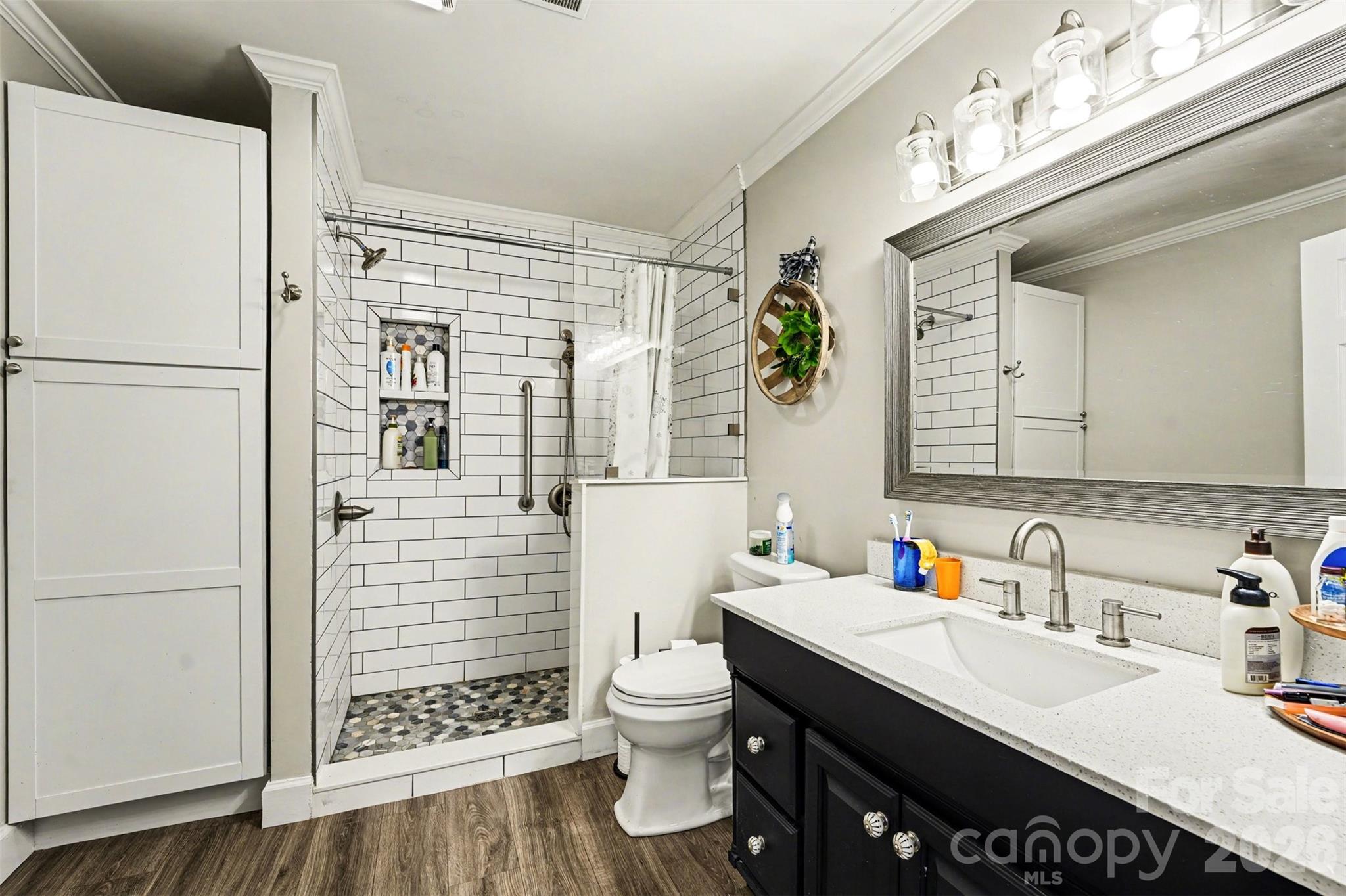 613 Salisbury Street — China Grove