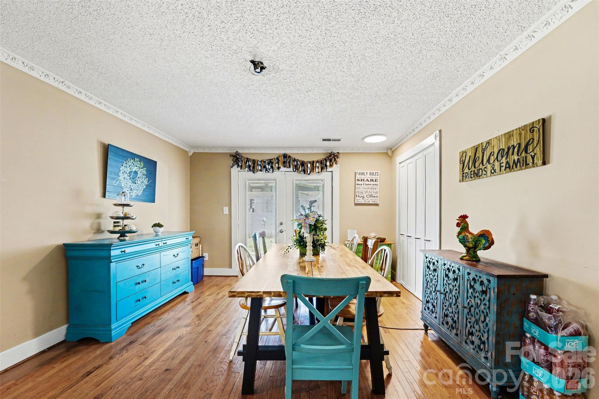 613 Salisbury Street — China Grove