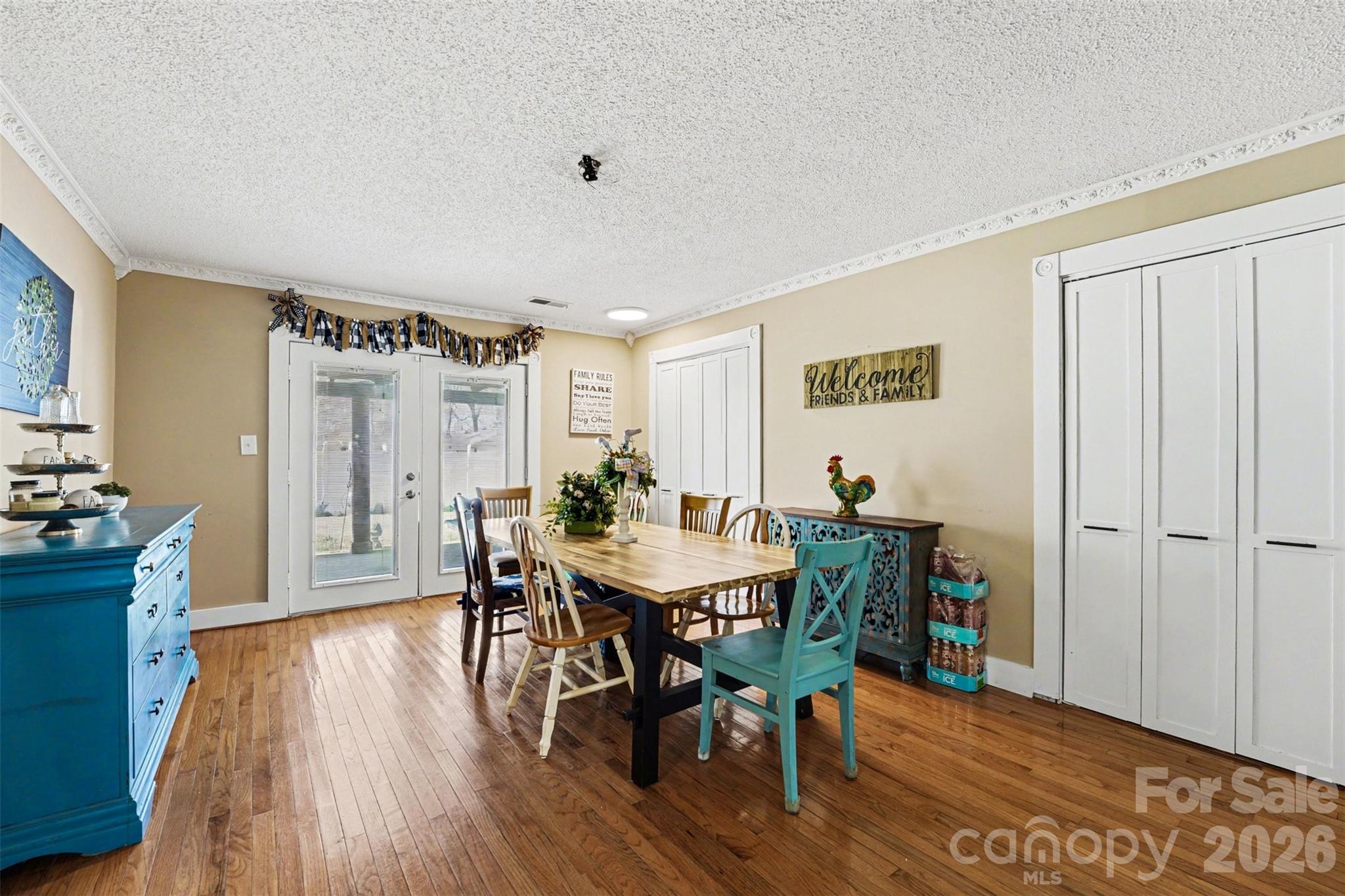 613 Salisbury Street — China Grove
