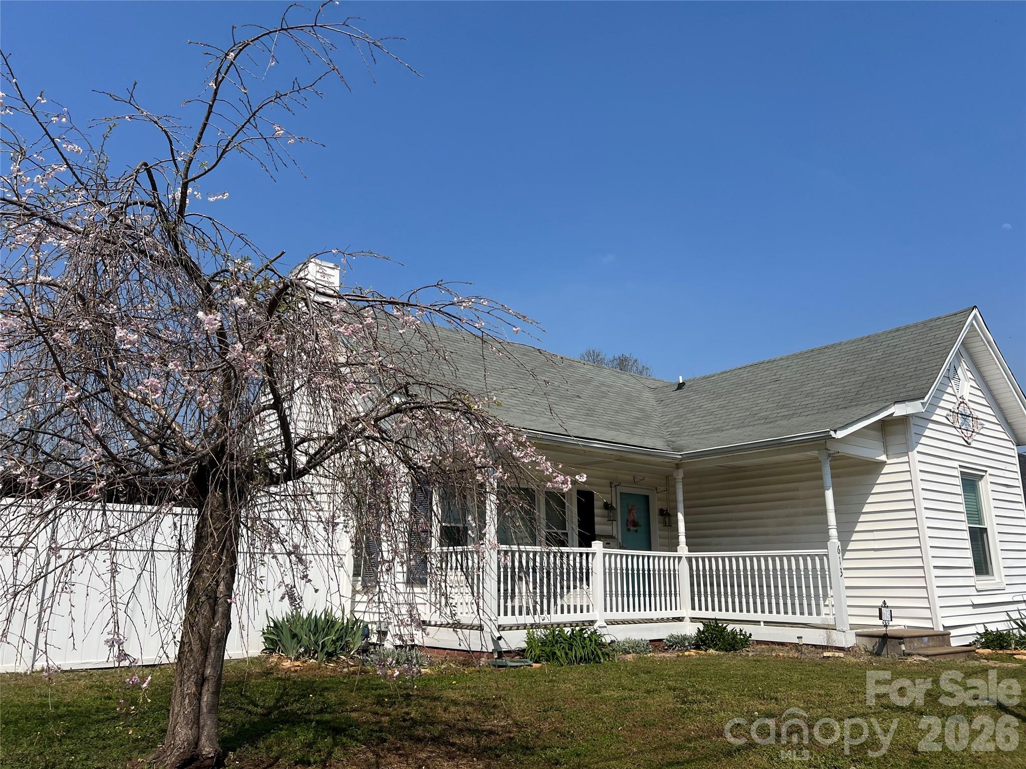613 Salisbury Street — China Grove