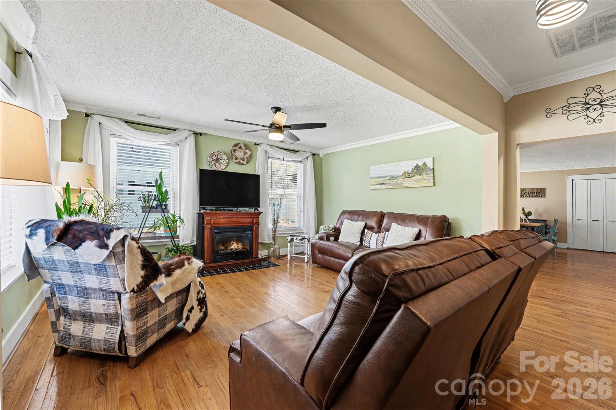 613 Salisbury Street — China Grove
