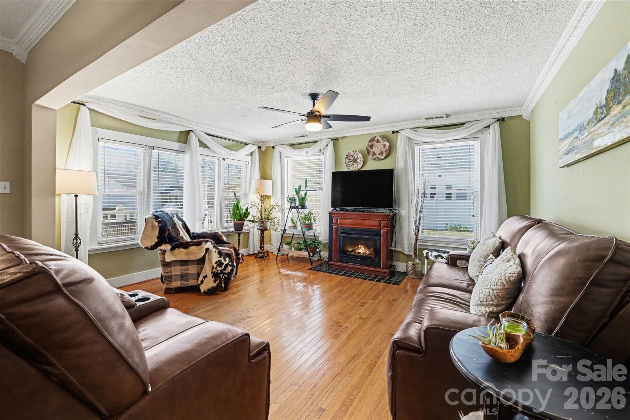613 Salisbury Street — China Grove