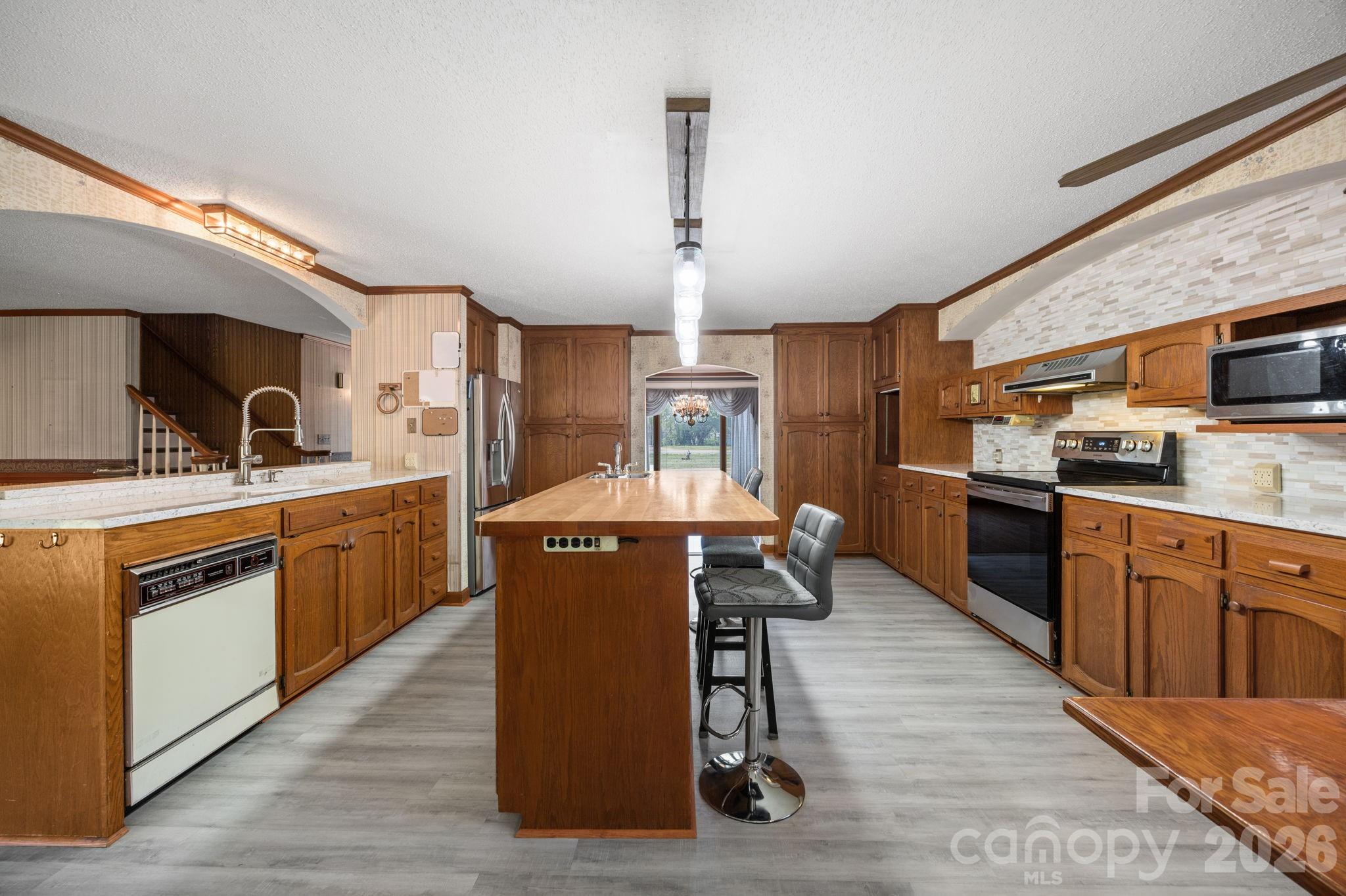 1463 Charlotte Highway — Mooresville