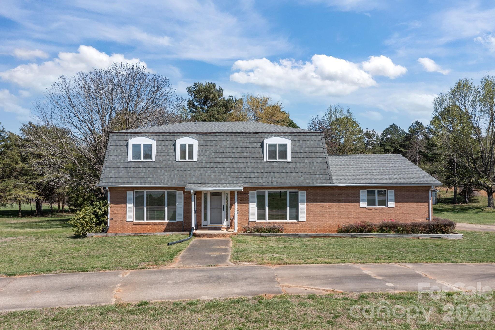 1463 Charlotte Highway — Mooresville