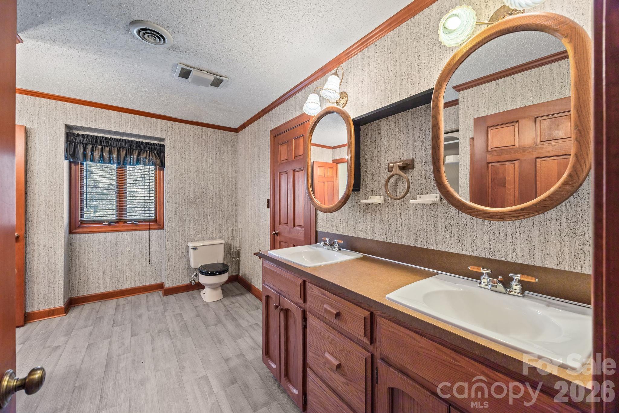 1463 Charlotte Highway — Mooresville