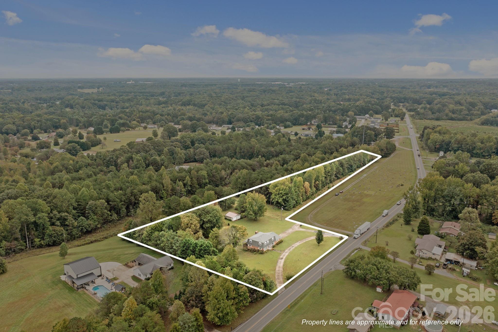 1463 Charlotte Highway — Mooresville
