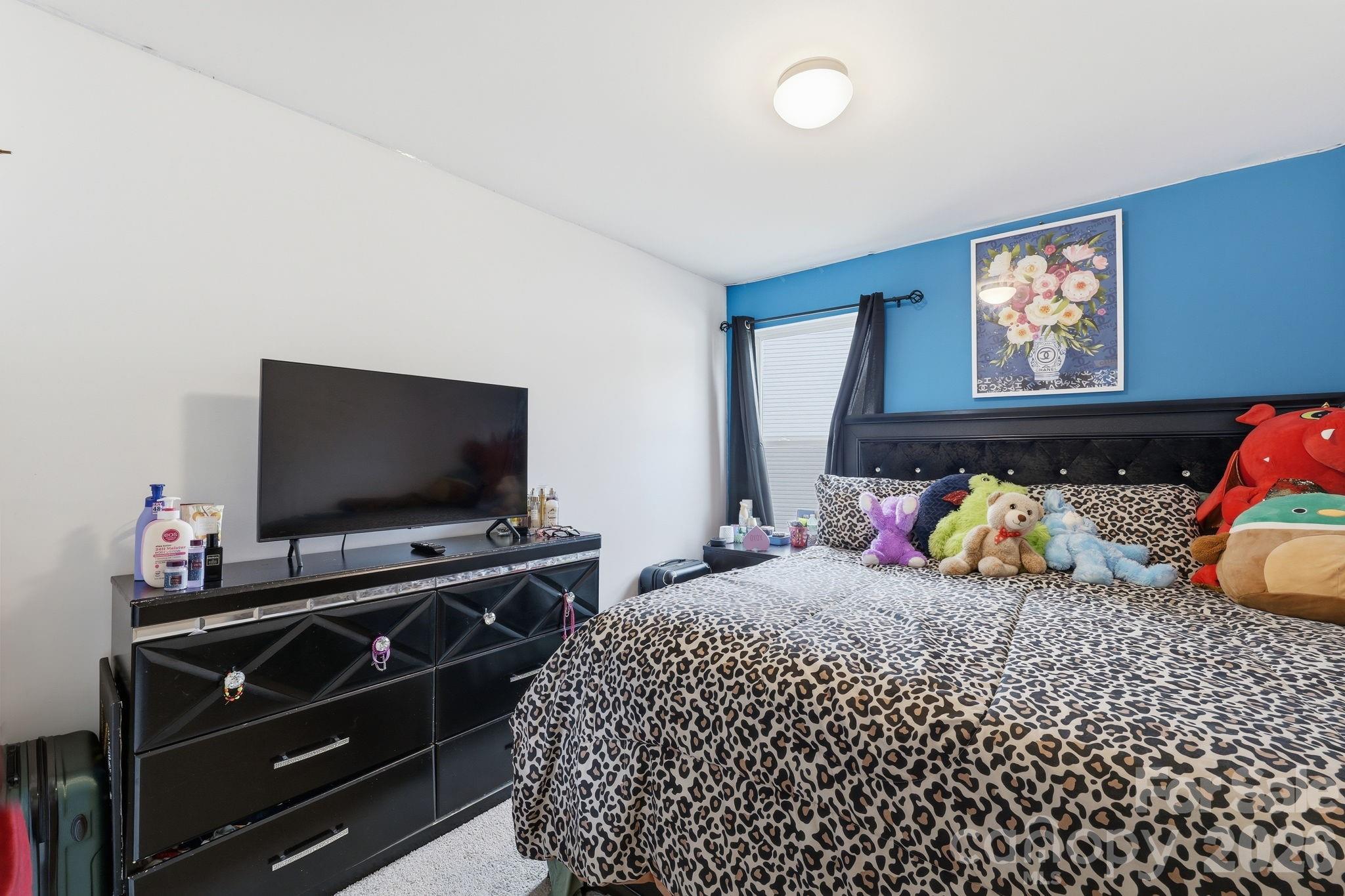 5126 Saddleback Drive — Mount Holly