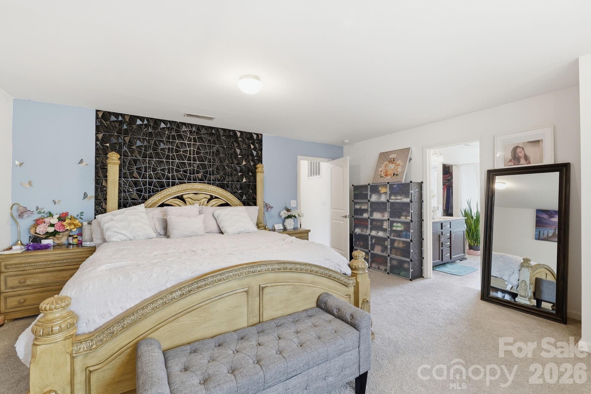 5126 Saddleback Drive — Mount Holly