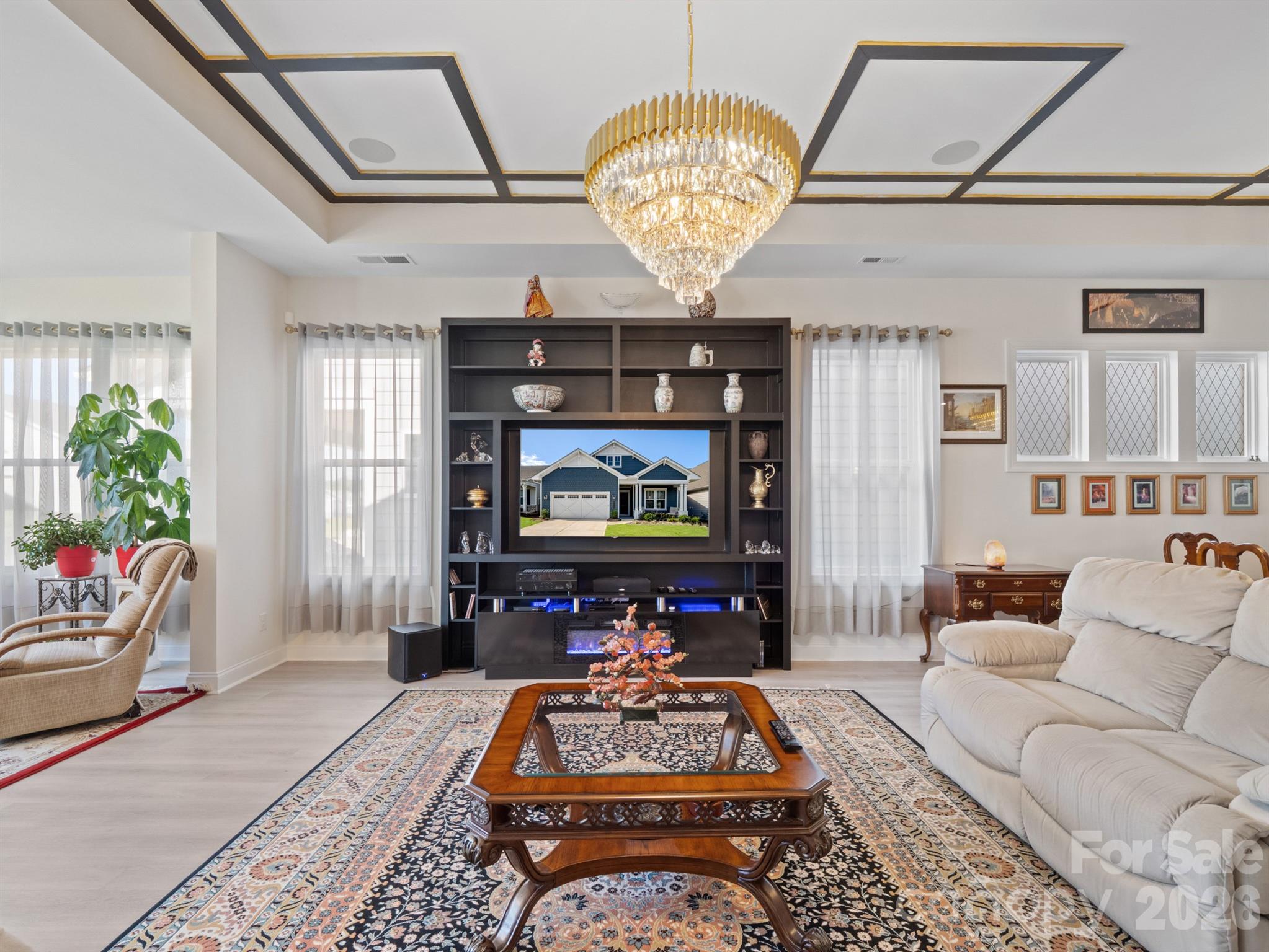 6015 Waldorf Avenue — Monroe