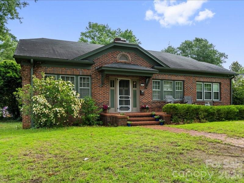 430 3rd Street — Cheraw