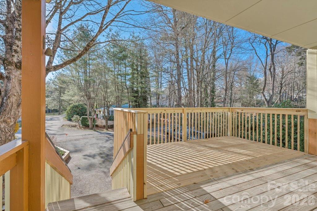 6 Ridgewood Lane — Newland