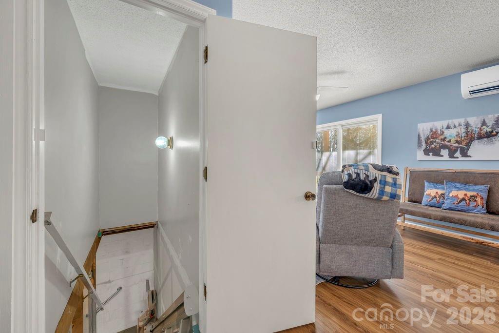 6 Ridgewood Lane — Newland
