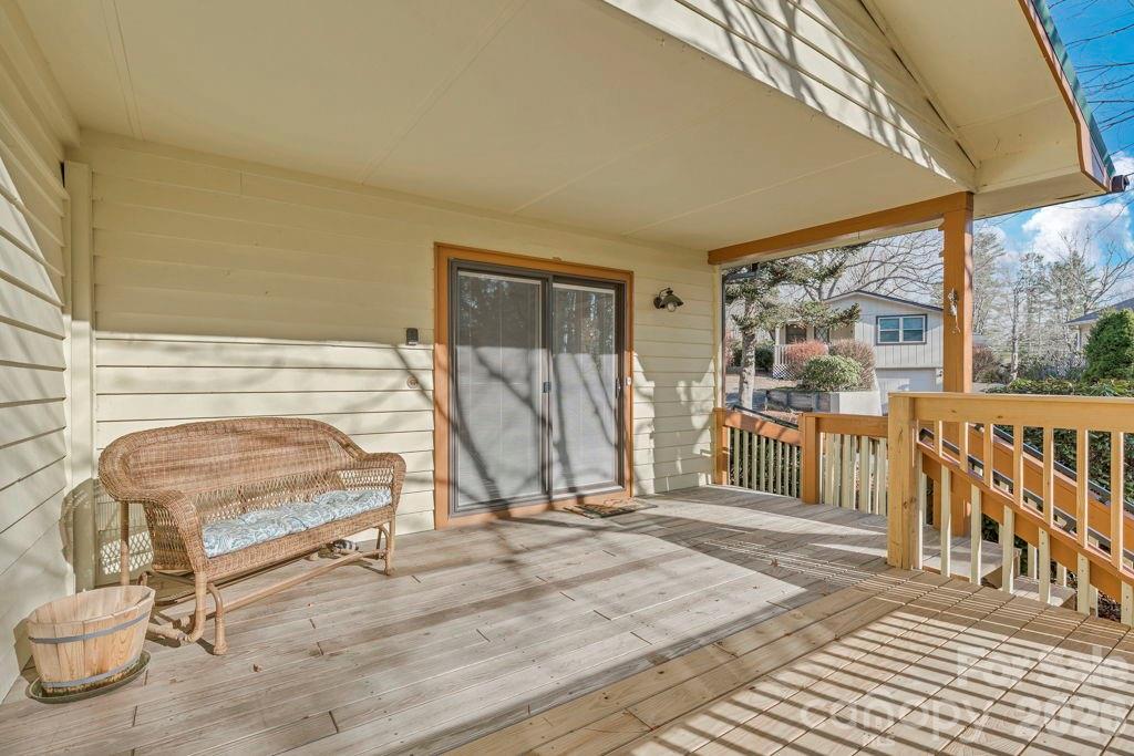 6 Ridgewood Lane — Newland