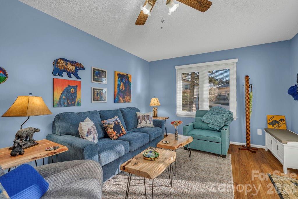 6 Ridgewood Lane — Newland