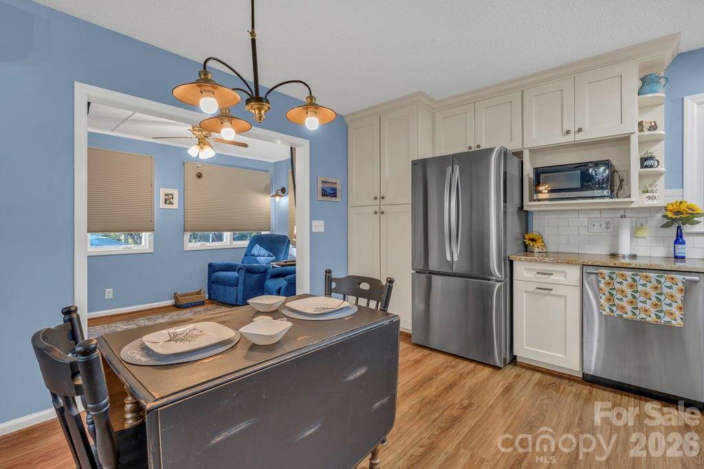 6 Ridgewood Lane — Newland