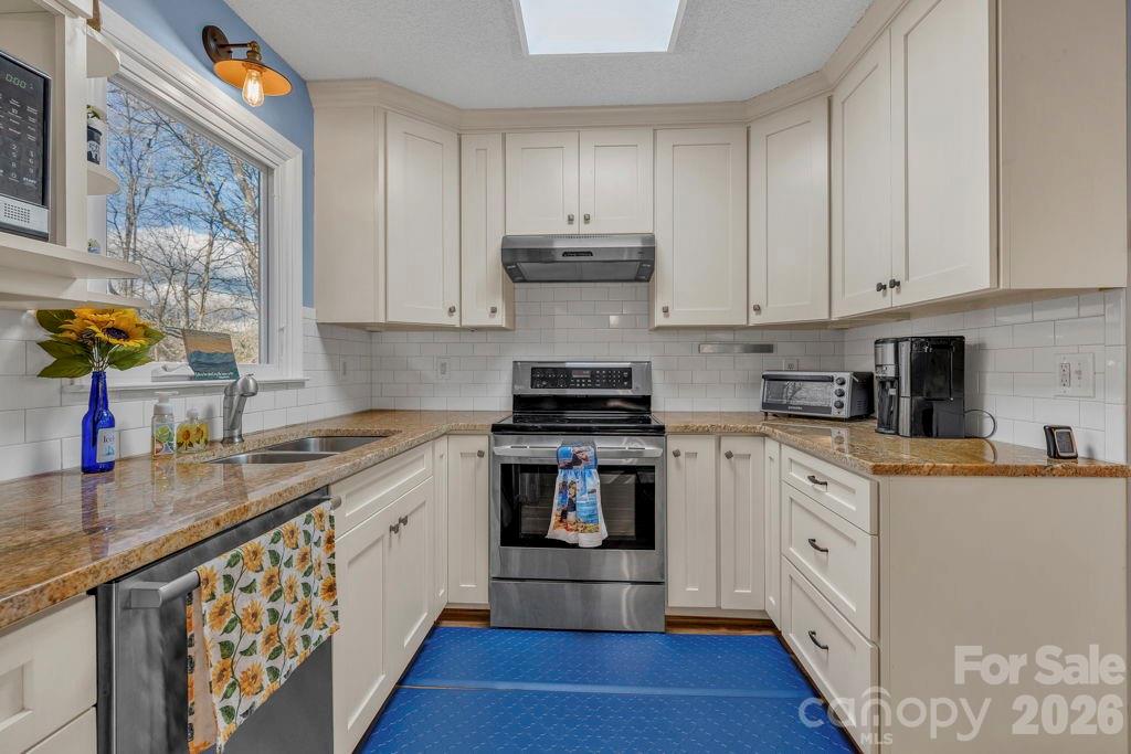6 Ridgewood Lane — Newland