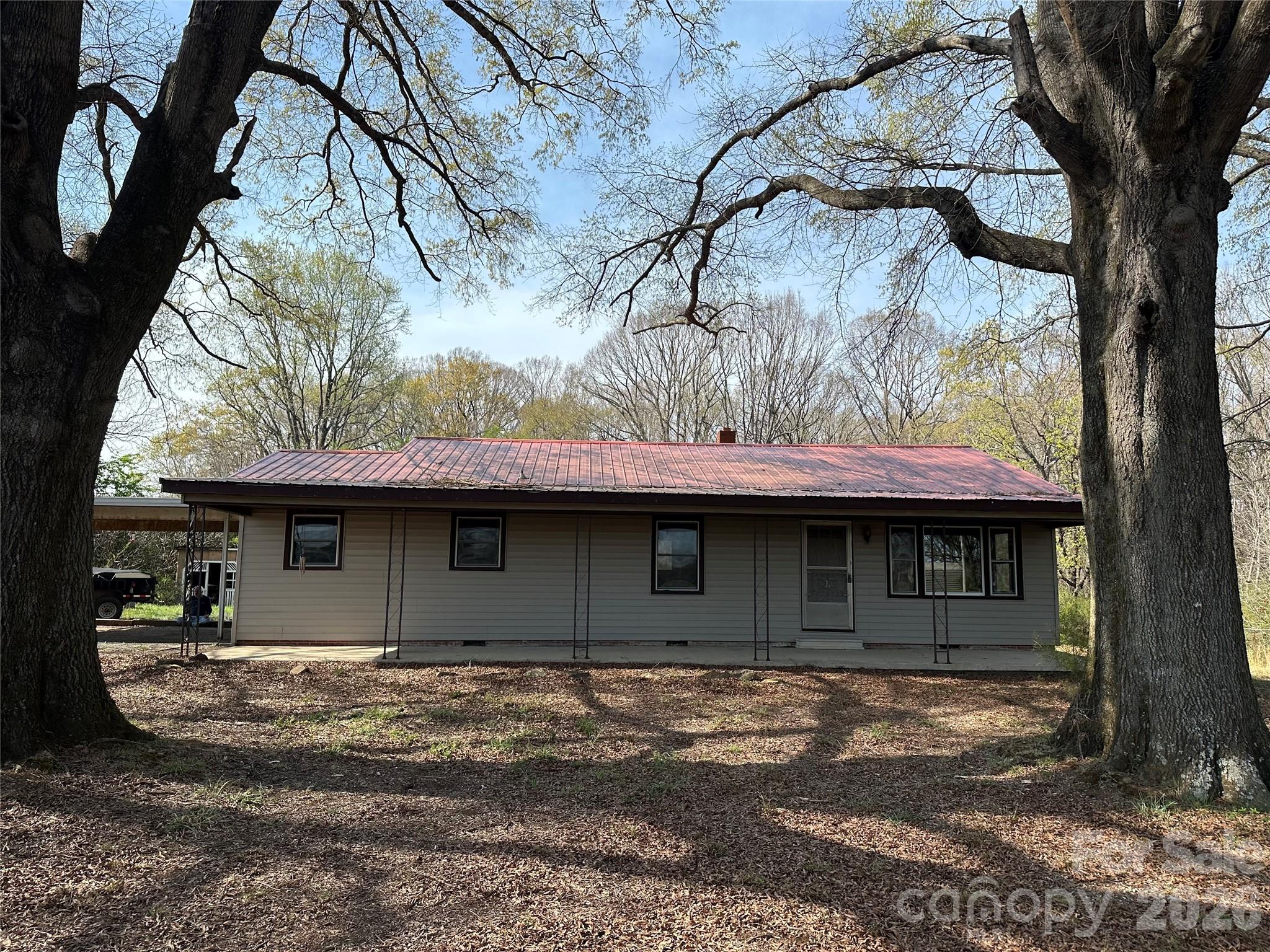 8245 Smith Road — Stanfield