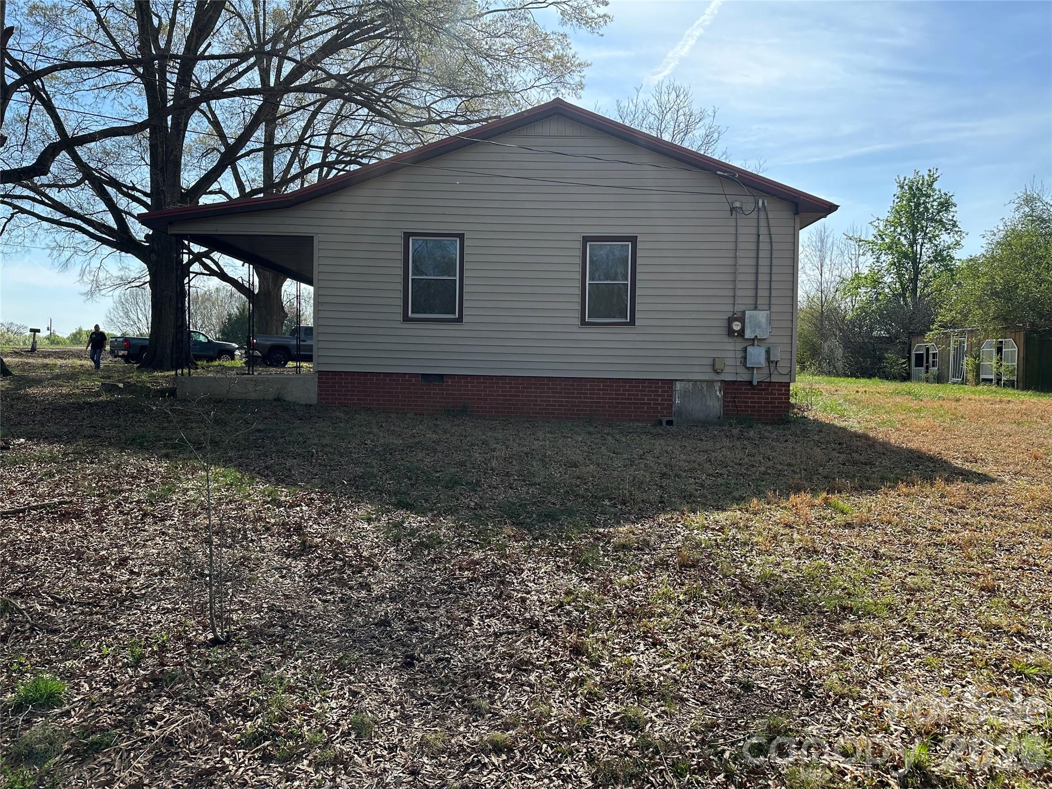 8245 Smith Road — Stanfield