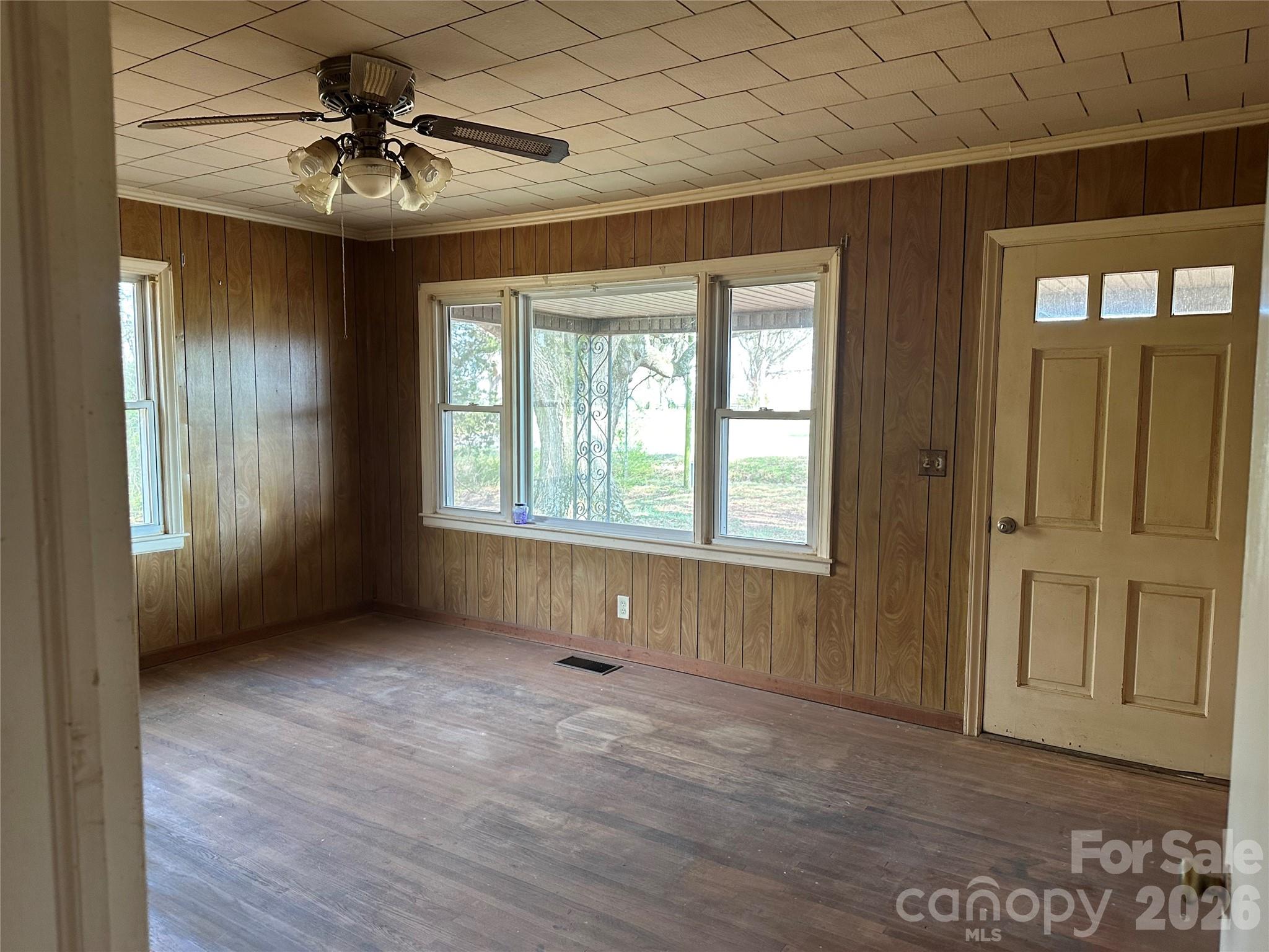 8245 Smith Road — Stanfield