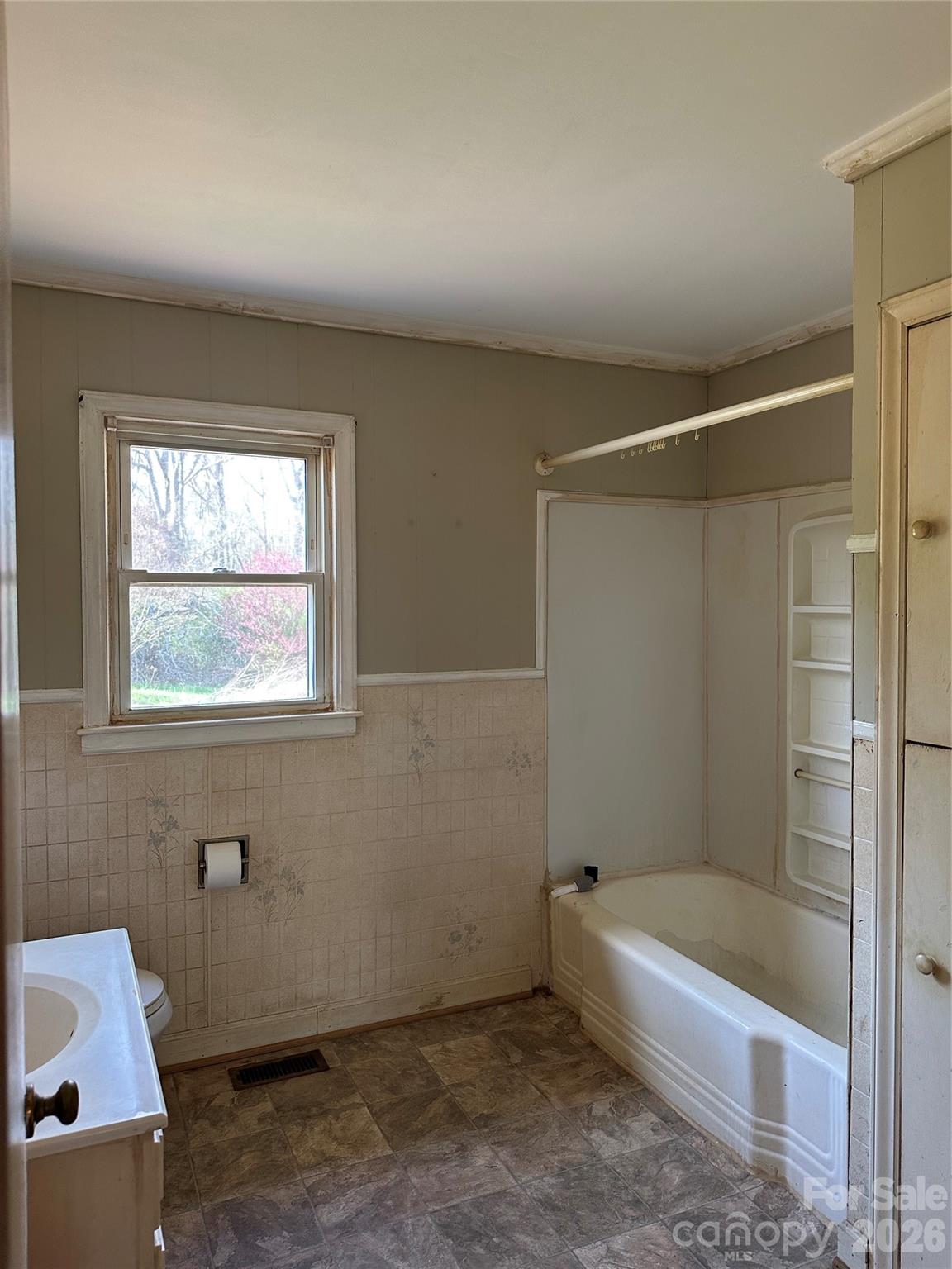 8245 Smith Road — Stanfield