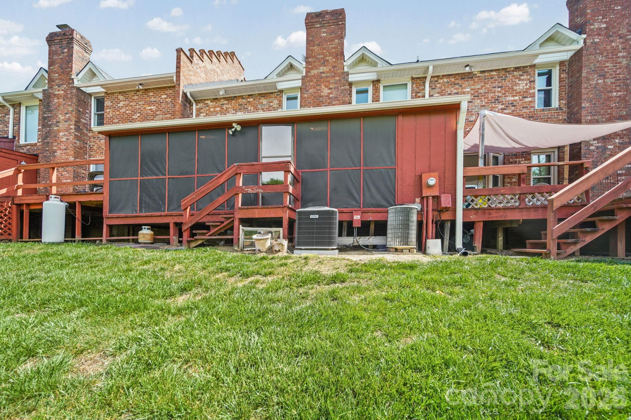 1160 SE Crestmont Drive — Concord