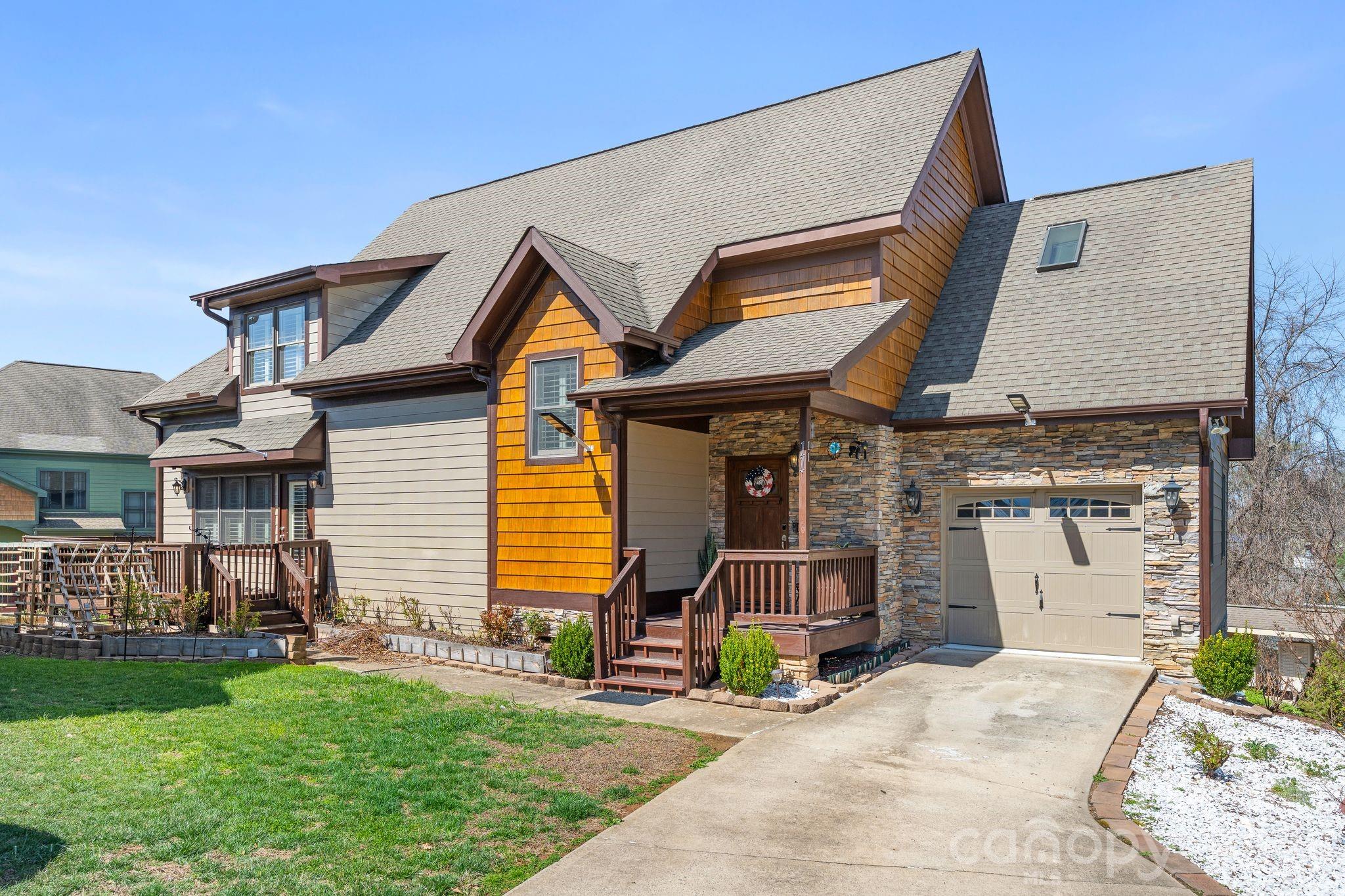11 Trevors Trail — Asheville