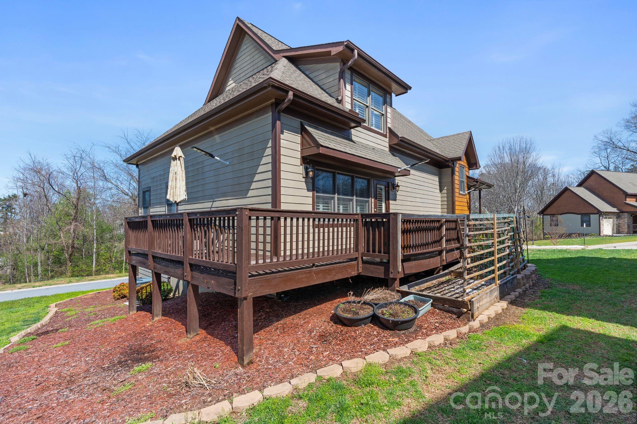 11 Trevors Trail — Asheville