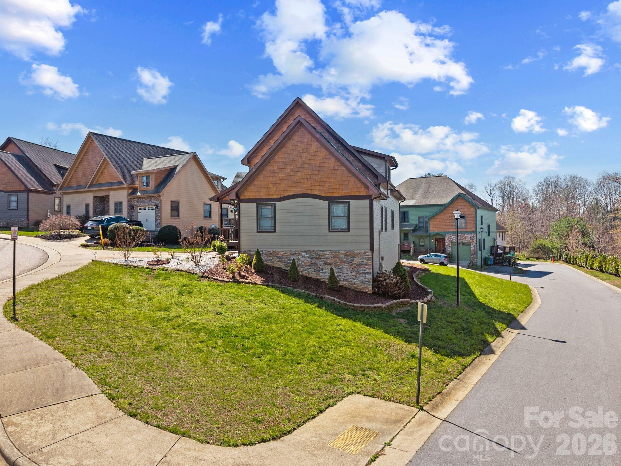 11 Trevors Trail — Asheville