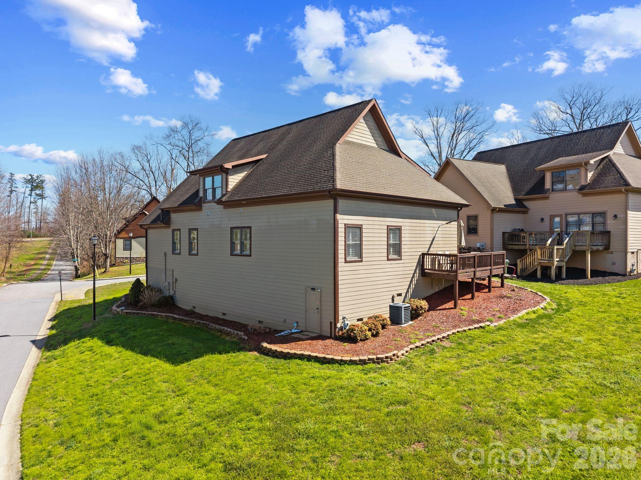 11 Trevors Trail — Asheville